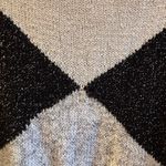 Source Unknown BLACK WHITE COLOR BLOCK WITH SILVER METALLIC THREADING THROUGHOUT BOAT NECKLINE Photo 3