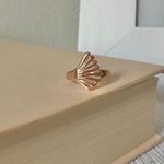 Boutique “Cali” Rosegold Shell Ring 8.5 Classic Elegant Beachy Minimal Femme Photo 3