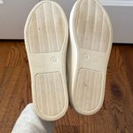 Universal Threads  white leather flocking metallic silver leopard sneakers Sz 8.5 Photo 4