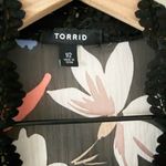 Torrid  Kimono Robe Tunic with Black Crochet Trim in Black Multi Floral Size 1/2 Photo 4