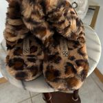 Daisy Fuentes Leopard Print Fuzzy Slides Photo 3