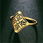 None NEW Women’s 18k Gold-Plated Hollow Lattice Ring Size 8 Photo 2