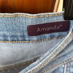 Gloria Vanderbilt  Amanda‎ Light wash Jeans Size 6 short Photo 3