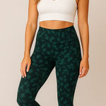 Nike One Dri-FIT Green Camo High-Rise Leggings Size S NWOT Photo 0