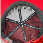Oakley  red air ventilation and adjustable snap back closure Nwot Photo 4