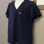 FIGS Technical Collection Short Sleeve Scrub V-Neck Shirt w/ Pocket- Medium Photo 1