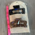 Ettika  2-pack Black/Brown Claw Hair Clips Photo 1