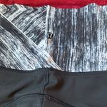Lululemon Hot to Street Crop Heat Wave Black White Size 2 Photo 5