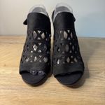 Vince Camuto ‎ Black Suede Cutout Block Heel Sandals 8.5W Peep Toe Slingback Photo 2