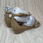 Splendid  Women's Brooklyn V-Strap Wedge Thong Sandal in Mushroom Photo 4