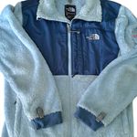 The North Face Two Toned Light Blue & Navy Women's Fuzzy Teddy Jacket Photo 5