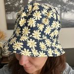 None Reversible bucket hat daisies print/solid black. NWOT Photo 6