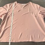 Women’s Dusty Pink V Photo 4