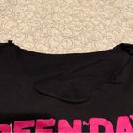 Hot Topic Women’s Black and Pink Graphic Cut Out T-Shirt Size Large Photo 5