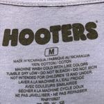Hooters Art Collectors Club Wings Sports Bar Promo T-Shirt M Photo 3