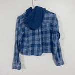 American Eagle Cropped Plaid Hooded Flannel Photo 4