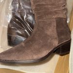 Mango 100% bovine leather. Long design. Square heel.‎ Height: 5cm. Zipper closure. Photo 6