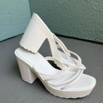 white sandals Size 7 Photo 0
