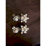 Vintage 90's Women's Chunky Silver Toned Pearly Floral Earrings Retro Preppy‎ White Photo 2