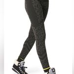 Sweaty Betty Ski Base Layer Leggings
Sz M (8) Grey Animal Print Cheetah Jaquard Photo 1
