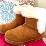 SO New!  Fur Boots Tan Sz 6 Photo 11