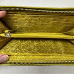 Fossil  Green Leather Marlow Maddox Zip Clutch Wallet Boho Classic Photo 2