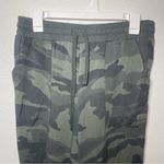 Splendid Camo Jogger Pants Women’s Size M Green Lounge Style Photo 3