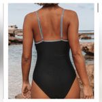 Beachsissi  black and white ruffled one piece swimsuit size Large Photo 2