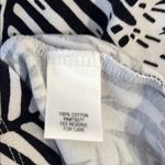 Croft & Barrow  Palm Black and White Graphic Short Sleeve Tee EUC Photo 3