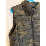 Old Navy  Active‎ Puffer Vest Camouflage Print Sleeveless Jacket L Photo 1