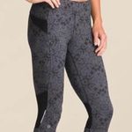 Athleta Bare to Run Cairo Cropped Leggings Capri Medium #919076 Photo 0