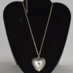 Source Unknown Enchanting Engraved Floral Design Heart Silver Tone Pendant 16" Casual Necklace Photo 1