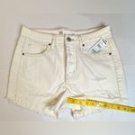RSQ Ivory/ Cream High Rise Short 2 Distressed Fringed Button Closure Size 26 NWT Photo 3