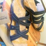 BEARPAW Women's Dark Sandals with Cork Sole Photo 4