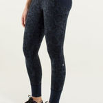Lululemon En Route Crop Leggings Paisley Inkwell Size: 6 Blue Photo 0