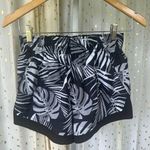Athletic Works Women's Hawaiian Tropical Leaves Monstera Palm Running Shorts XS Photo 2