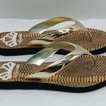 Fergalicious  Majesty Womens Flip Flops Size 7M Thong Sandals Slip On Casual Shoe Photo 1