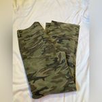 SheIn  green street style camouflage straight leg jeans Photo 3