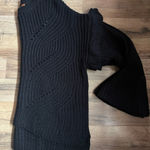 POL Black Knit Cut-Out Shoulder
Sweater oversized Photo 5