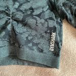 Gymshark Camo Adapt Crop Top in Obsidian Green Photo 3