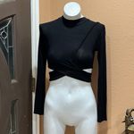 De Lacy  black crop top Photo 4