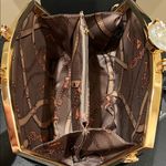 La Terre | Quilted Emerald Green Handbag w/ Crossbody Strap Photo 8