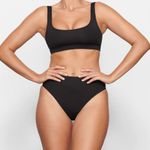 SKIMS NWT  Signature Swim Top Onyx size L Photo 0