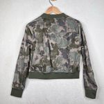 Harley Davidson Women's Camo Cropped Windbreaker Jacket in Green Size Large Photo 1