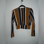 Medium Striped V Photo 1