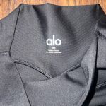 Alo Yoga  Shorts Photo 1