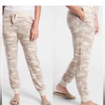 Athleta Women's Tan Camo Balance Printed
Jogger. Size XL Photo 1