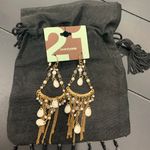 Twenty One Earrings Photo 3