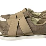 Keen  Elsa III  #1020477 Canvas Slip On Sneaker Beige/Taupe/Khaki Shoes Sz 7 Photo 5