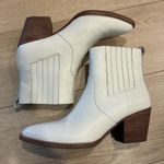 J.Crew  Women’s AC329 White Western Leather Heel Chelsea Boot Size 9 Photo 2